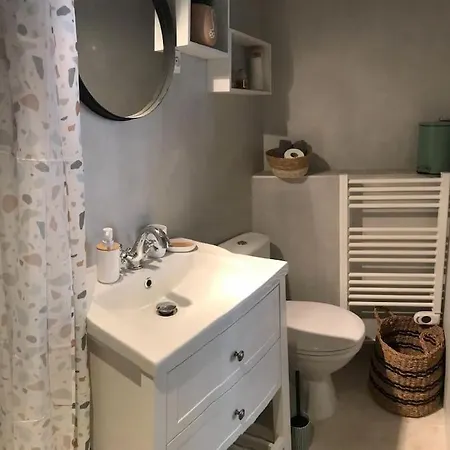 Lumineux Sous Les Toits De 公寓 *